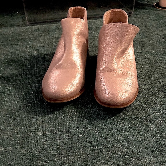 Champagne Gold Sparkle Splendid Ankle Booties - Picture 2 of 5
